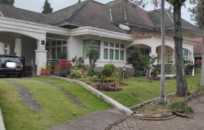 Shakilla House 5-Villa Lotus Cipanas Syariah
